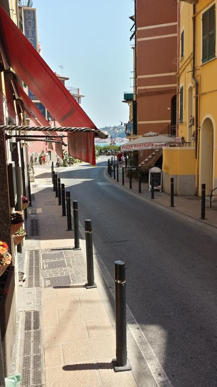 Locanda Del Sole Nero San Terenzo Exteriör bild